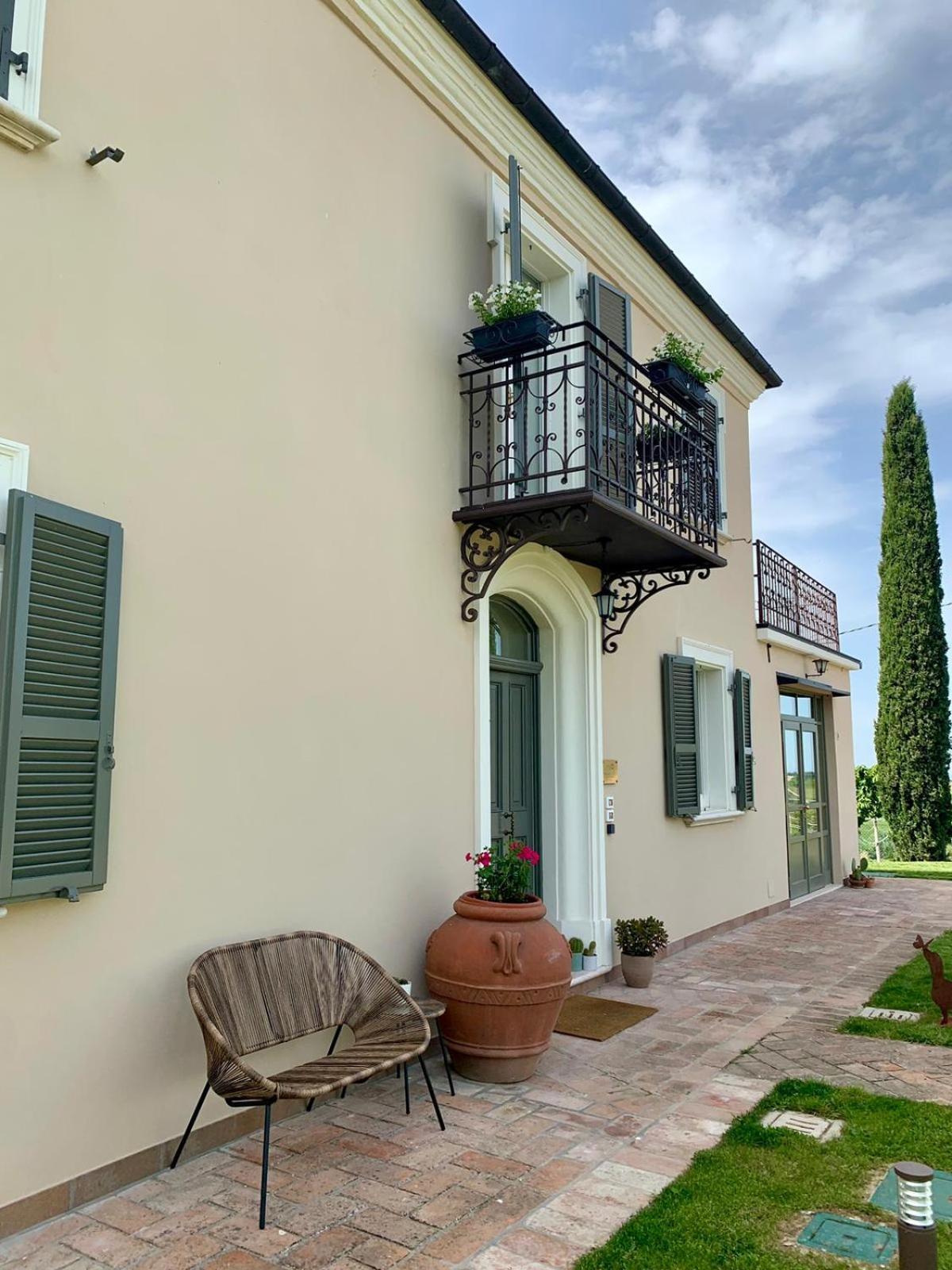 Palazzo Gessi Room And Breakfast Borghi Buitenkant foto