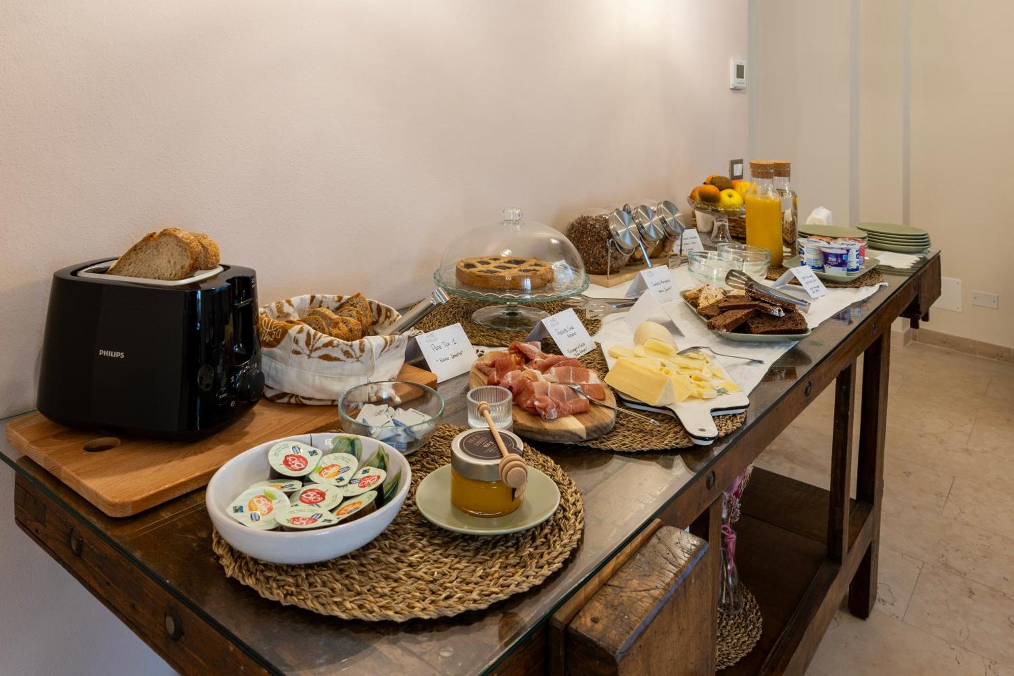 Palazzo Gessi Room And Breakfast Borghi Buitenkant foto