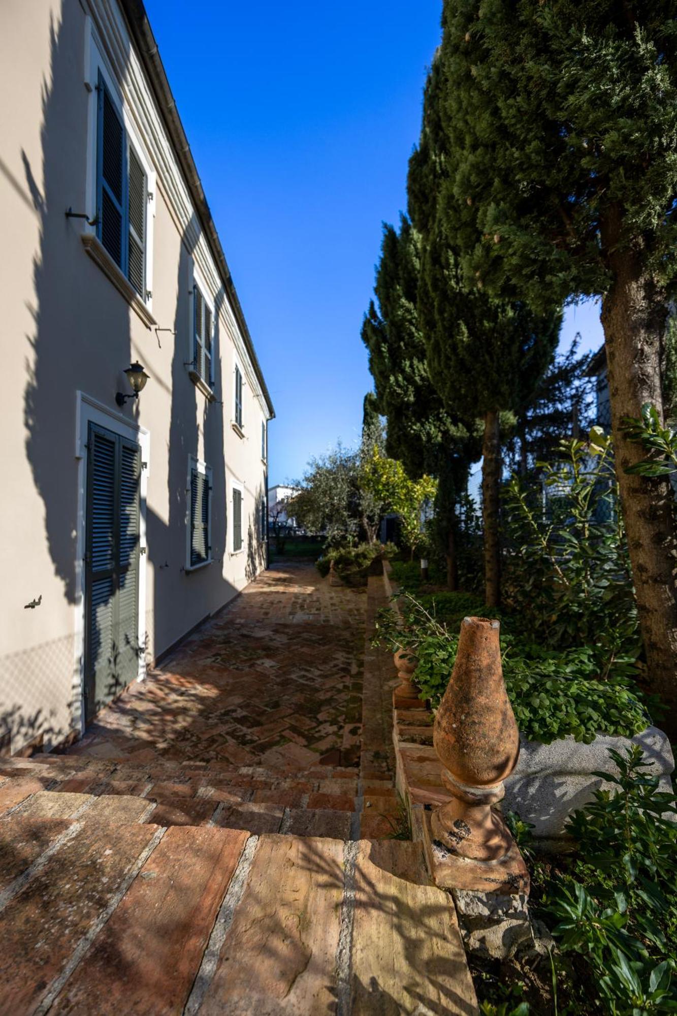 Palazzo Gessi Room And Breakfast Borghi Buitenkant foto